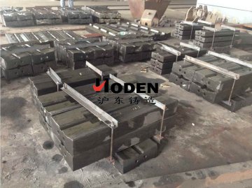 江蘇鑄造廠家教你在應用板錘的時候需要注意哪